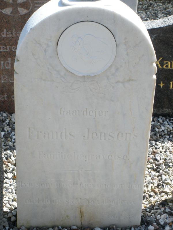 Frands Jensen's familiegravsted.JPG